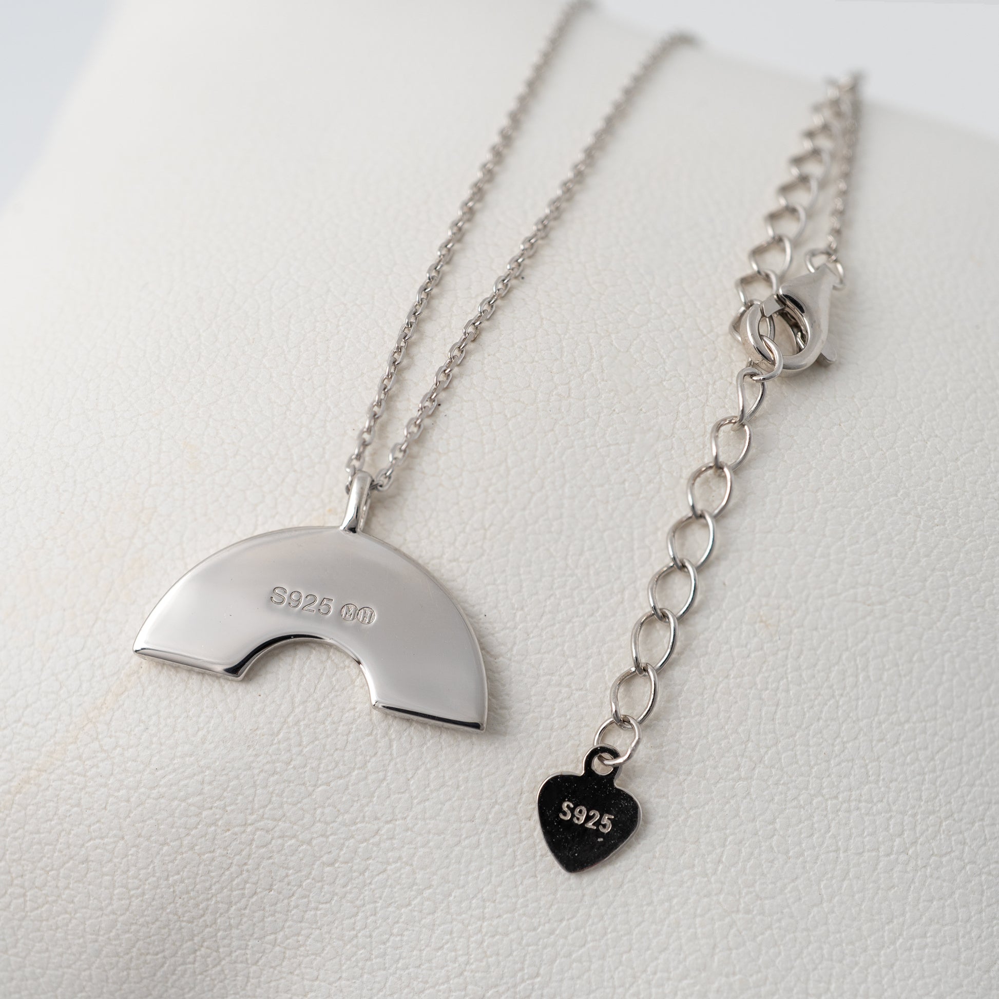 Rainbow necklace in sterling silver with adjustable chain and 925 tag