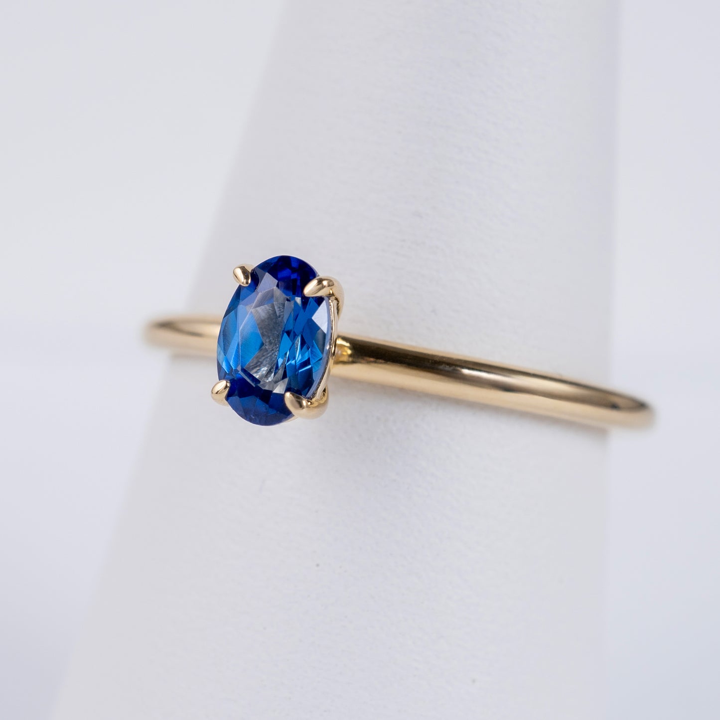 9ct Yellow Gold Lab Sapphire Solitaire Ring Full Hallmarks