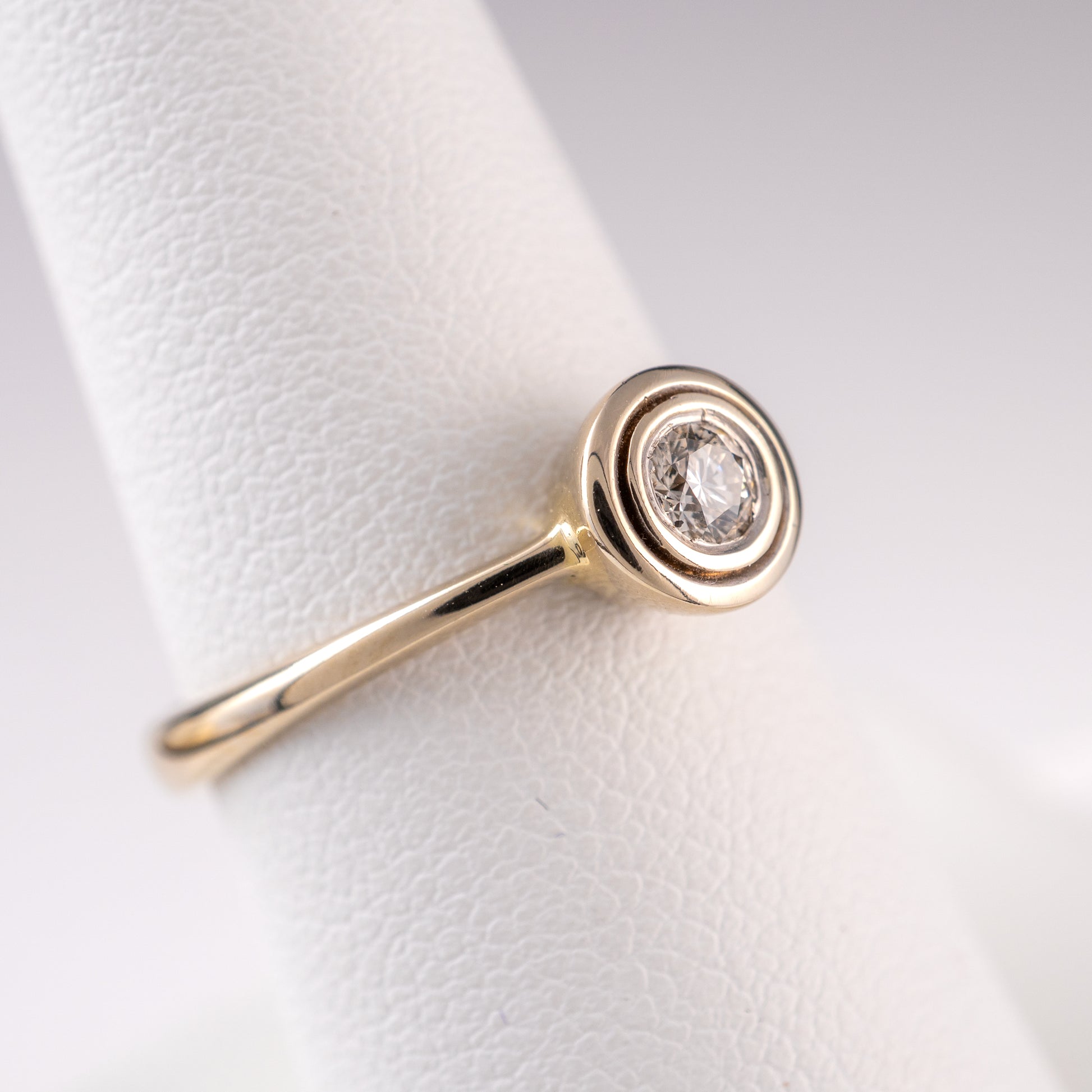 Vintage 18k Gold Diamond Bezel Ring Size N 1/2 - Hunters Fine Jewellery