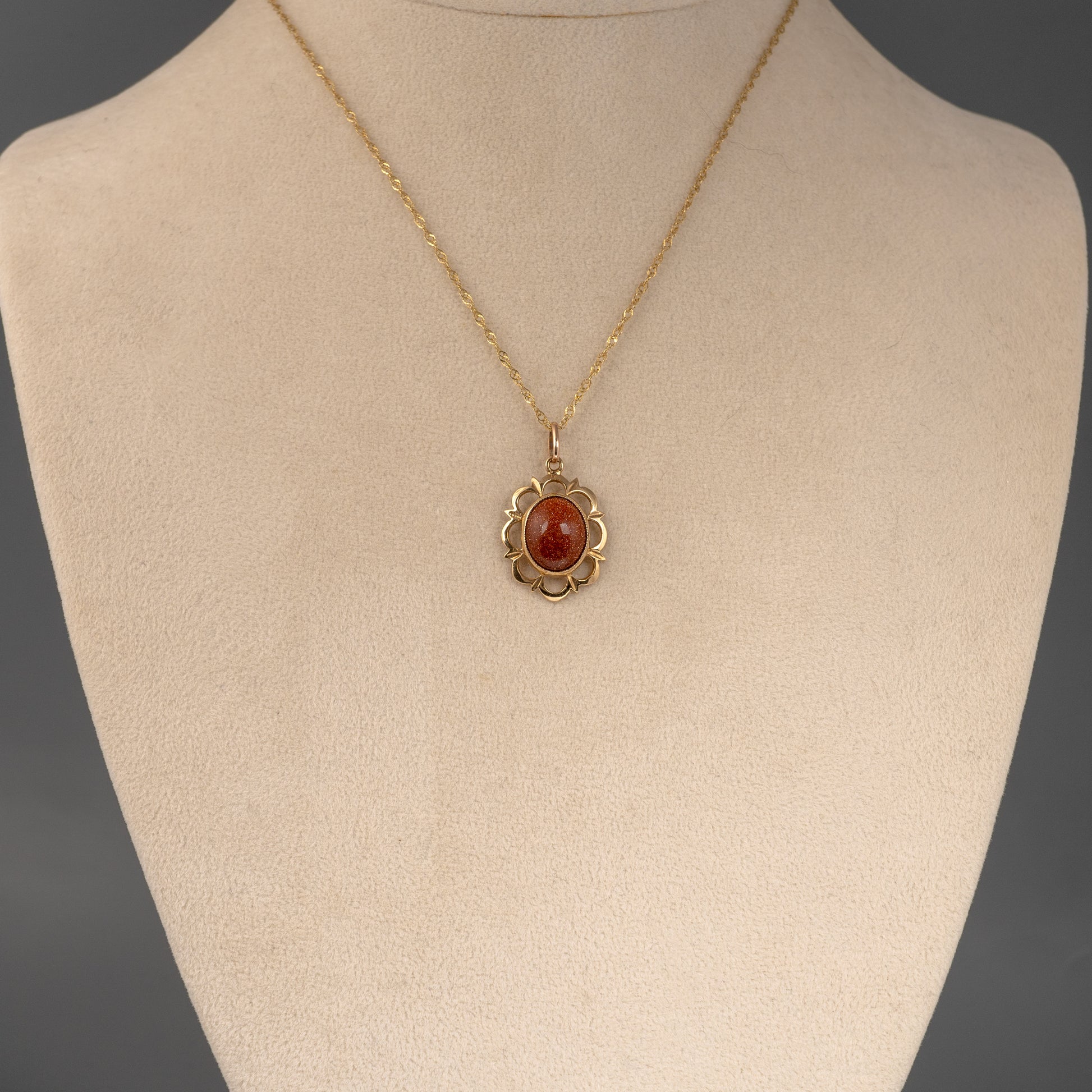 Pre-owned Goldstone Crystal Necklace with 9ct Gold Chain