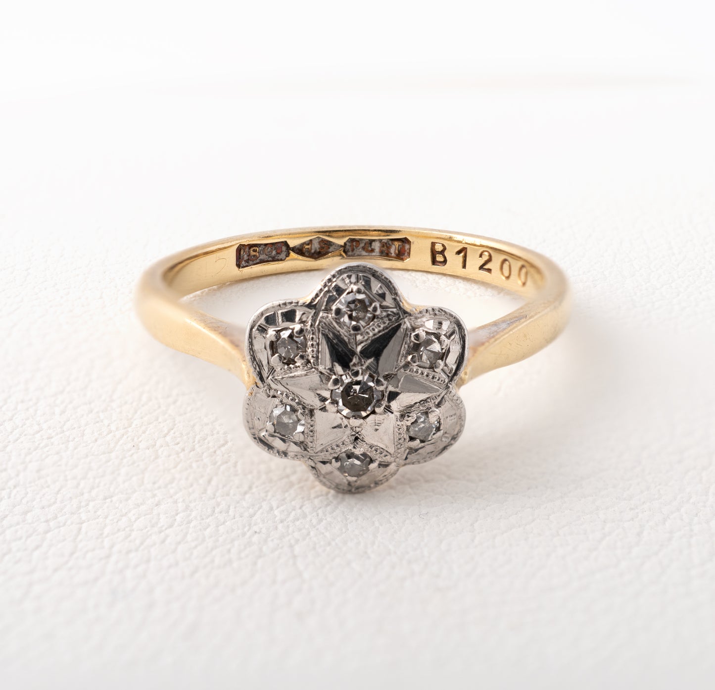 Pre-owned vintage diamond ring in 18ct gold and platinum, circa 1930s