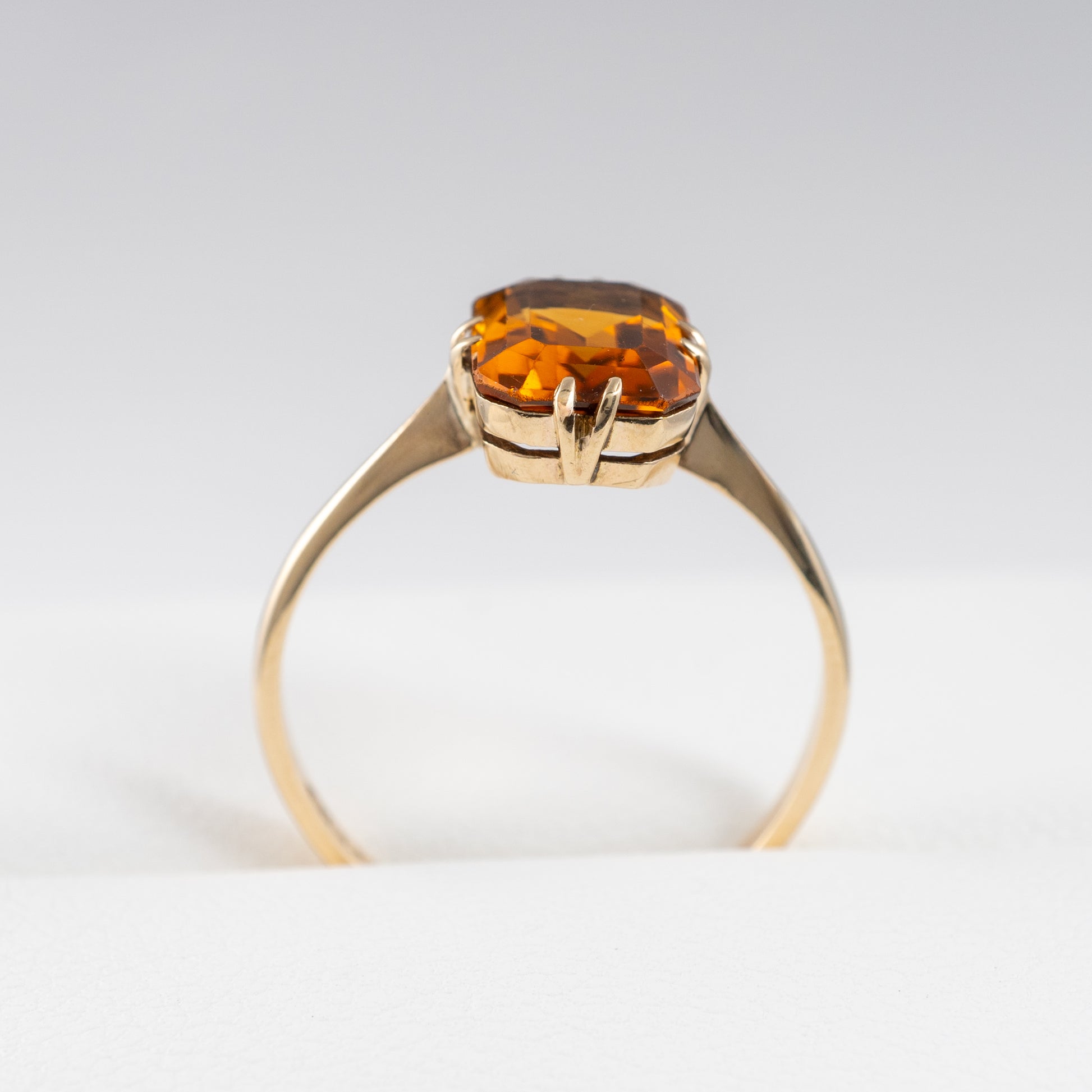 Vintage-Citrine-Solitaire-Ring-side profile