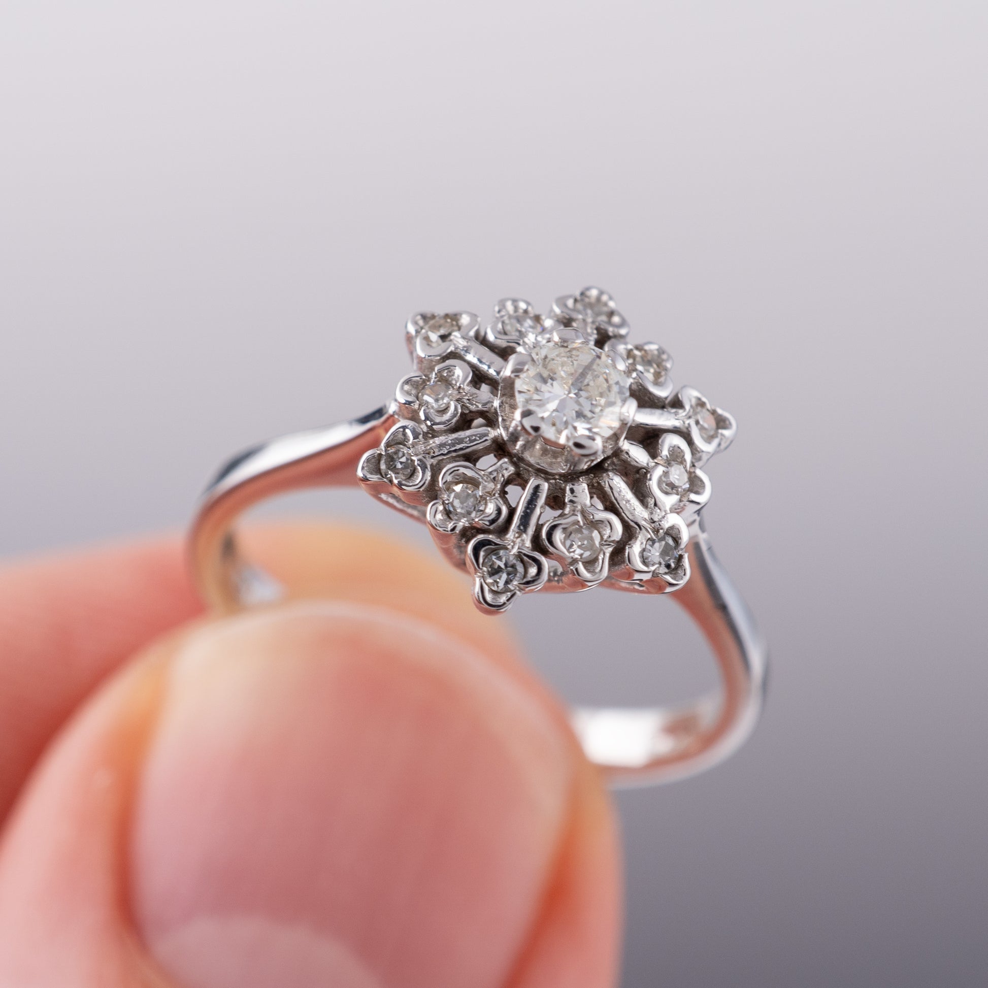 Vintage Diamond Snowflake Ring 18ct White gold Assay Hallmarked - Hunters Fine Jewellery
